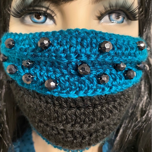 Decorative Hand-Knitted Face Mask - Picture 9 of 9